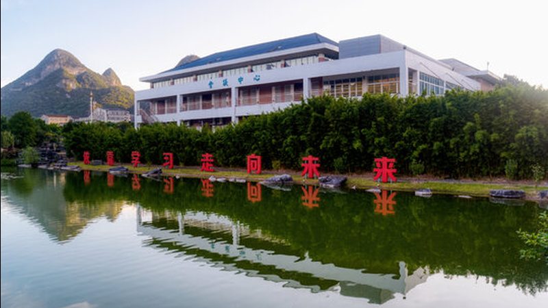 电子加工材质选择：揭秘影响性能的关键因素